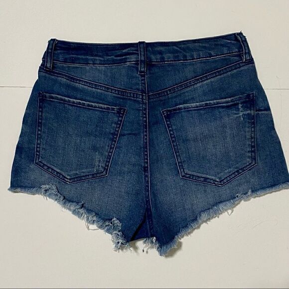 Refuge Distressed Jean Shorts Women’s Size 0 100% Cotton EUC - Picture 2 of 5